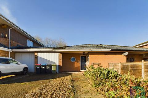 1 bedroom bungalow for sale, Chardacre, Milton Keynes MK8