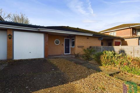 1 bedroom bungalow for sale, Chardacre, Milton Keynes MK8