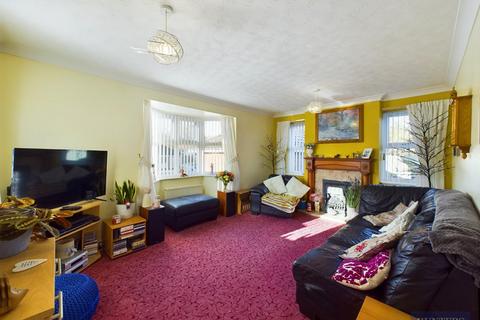 3 bedroom semi-detached house for sale, Green Howards Drive, Scarborough