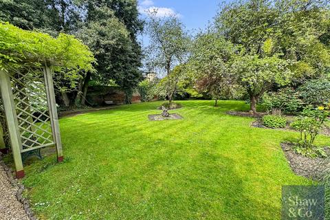 11, Tudor Court Castle Way, Feltham, TW13 7QQ