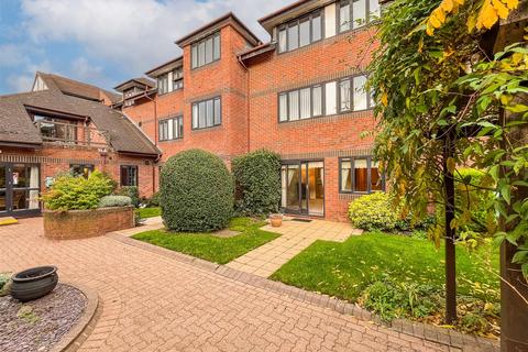 1 bedroom flat for sale, Coten End, Warwick