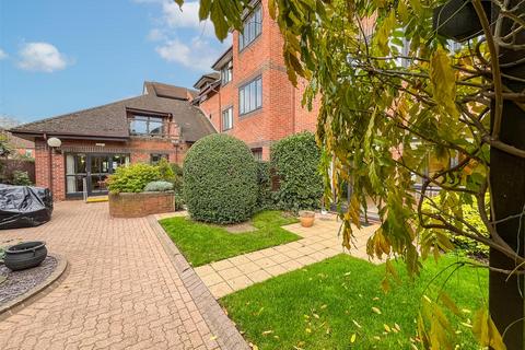 1 bedroom flat for sale, Coten End, Warwick