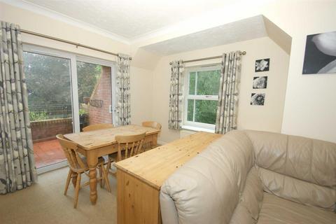 2 bedroom flat to rent, Elm house, 8 Allerton Park, LS7