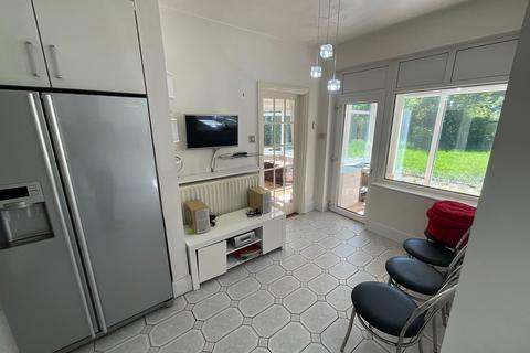 2 bedroom detached bungalow for sale, Halesowen Road, Halesowen B62