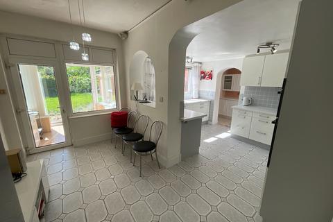 2 bedroom detached bungalow for sale, Halesowen Road, Halesowen B62
