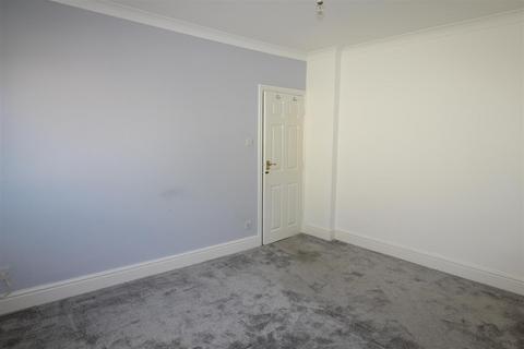 2 bedroom flat to rent, Flat 8 Brunswick Court, Cleethorpes, N.E. Lincolnshire, DN35 8RQ