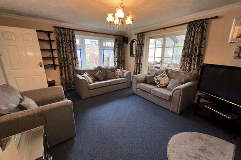 3 bedroom semi-detached house for sale, Broadway Avenue, Halesowen B63