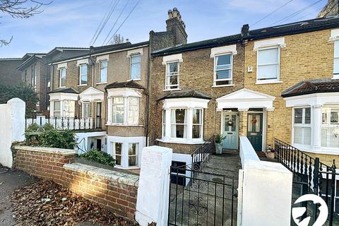 3 bedroom terraced house to rent, Paget Rise, London, SE18