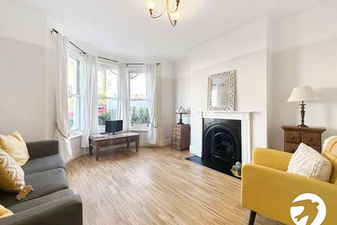 3 bedroom terraced house to rent, Paget Rise, London, SE18