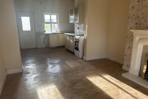 2 bedroom end of terrace house to rent, Bradley Street, Peterlee