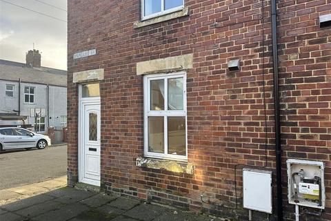 2 bedroom end of terrace house to rent, Bradley Street, Peterlee