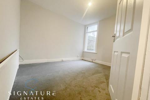 3 bedroom terraced house to rent, Pretoria Road, WATFORD