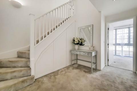 1 bedroom duplex for sale, South Block, Romford RM2