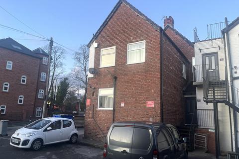 2 bedroom flat to rent, Hawthorn Avenue, Timperley, WA15