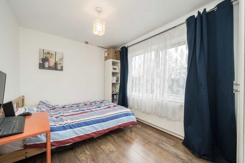 2 bedroom flat to rent, Kent Avenue, London W13