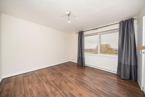 2 bedroom flat to rent, Kent Avenue, London W13