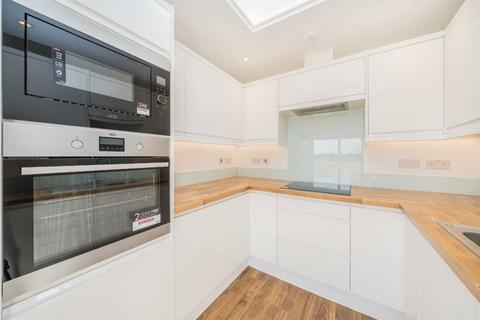 2 bedroom flat to rent, Greenview Drive, Raynes Park SW20