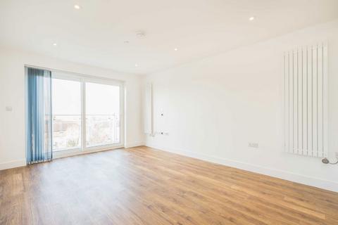 2 bedroom flat to rent, Greenview Drive, Raynes Park SW20