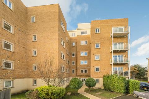 2 bedroom flat to rent, Greenview Drive, Raynes Park SW20