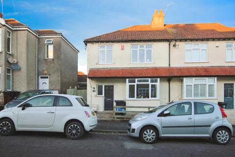 4 bedroom terraced house to rent, Beverley Road, Bristol BS7