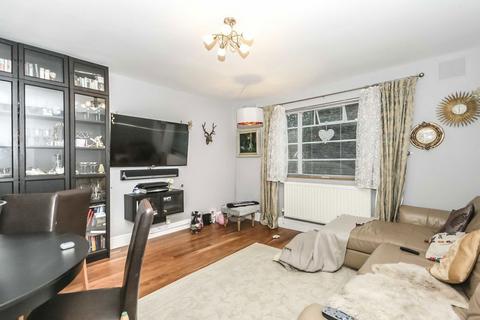 2 bedroom flat to rent, Wilmer Crescent, Kingston Upon Thames KT2