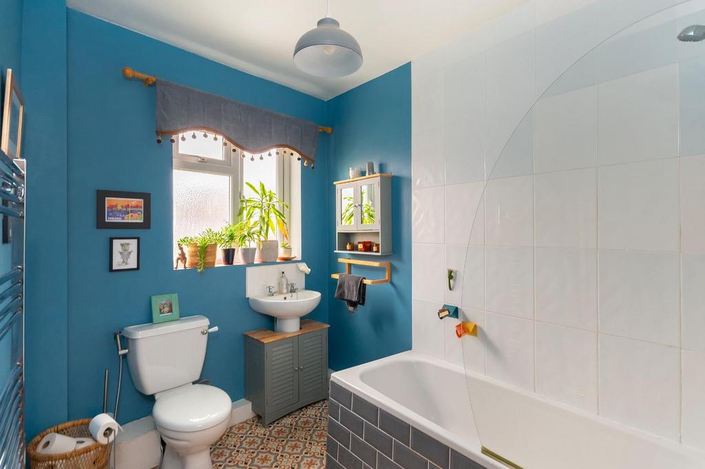 4 C0 RSG - Bathroom D.jpg