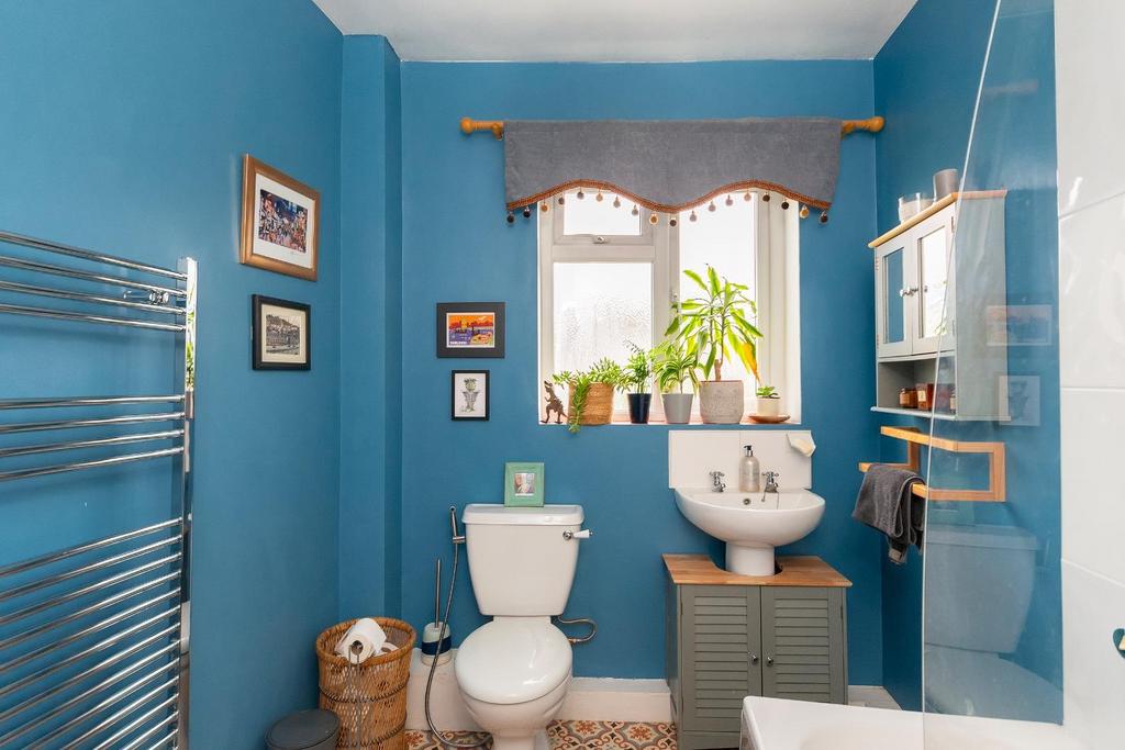 4 C0 RSG - Bathroom C.jpg