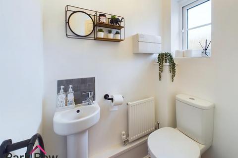 2 bedroom end of terrace house for sale, Daisy Bank Avenue, Micklefield, Leeds