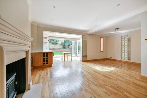 6 Queens Crescent, Richmond, TW10 6HG
