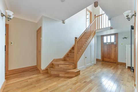 6 Queens Crescent, Richmond, TW10 6HG