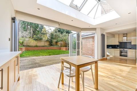 6 Queens Crescent, Richmond, TW10 6HG