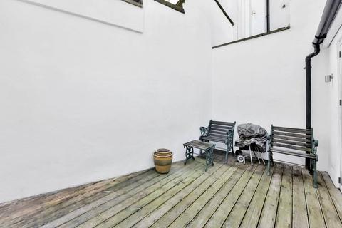 1 bedroom flat to rent, Hooper Street, Aldgate, London, E1