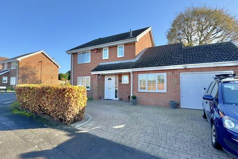 4 bedroom detached house for sale, Abshot Road, Titchfield Common