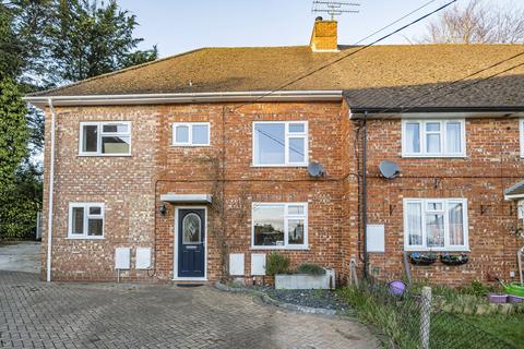 3 bedroom terraced house for sale, Edward Road, Alton, Hampshire, GU34