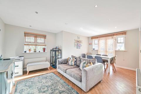 2 bedroom flat for sale, Bressay Drive, Mill Hill, London, NW7