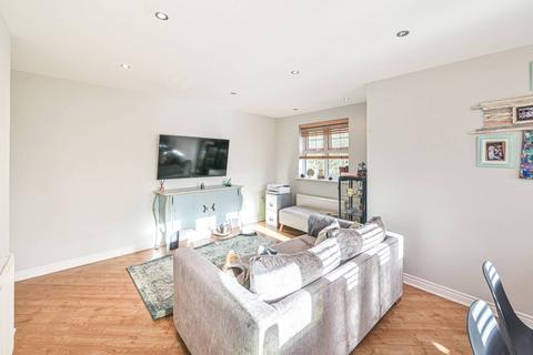 2 bedroom flat for sale, Bressay Drive, Mill Hill, London, NW7