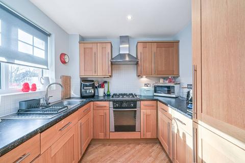 2 bedroom flat for sale, Bressay Drive, Mill Hill, London, NW7