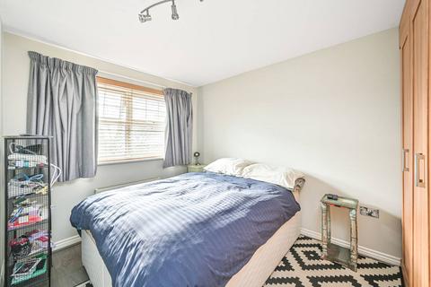 2 bedroom flat for sale, Bressay Drive, Mill Hill, London, NW7