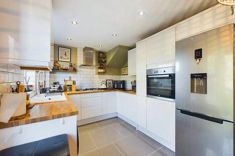 3 Bodiam Close, Berkeley Beverborne, Worcester, WR4 0EL