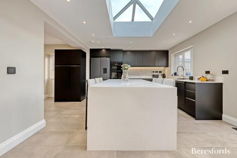 35 Beeches Road, Chelmsford, CM1 2RX