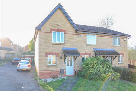 2 bedroom property to rent, Balmoral Close, Wellingborough