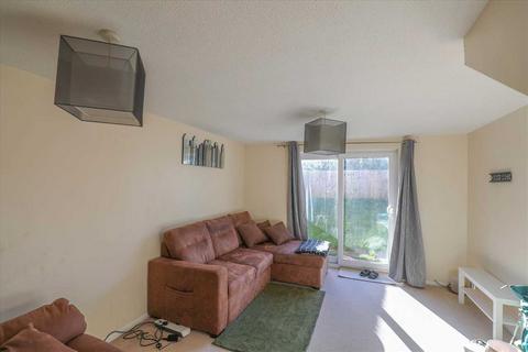 2 bedroom property to rent, Balmoral Close, Wellingborough