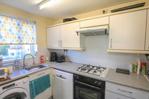 2 bedroom property to rent, Balmoral Close, Wellingborough