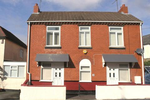2 bedroom semi-detached house to rent, Green Lane, Stourbridge DY9