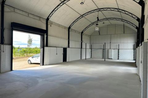 Industrial unit to rent, Showroom & Warehouse, Carrs Lodge, Newstead, Stamford PE9 4SA