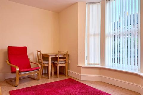 1 bedroom flat to rent, Flat 3, 52 St Johns Road