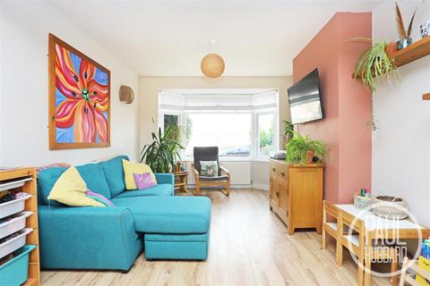 77 Blackheath Road, Lowestoft, NR33 7JF