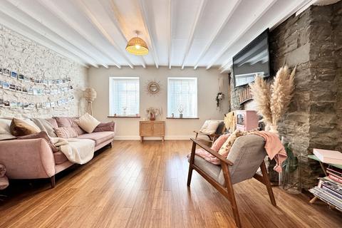 2 - 3 Low Row, Mountain Ash, CF45 4DL