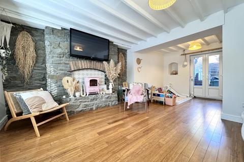 2 - 3 Low Row, Mountain Ash, CF45 4DL