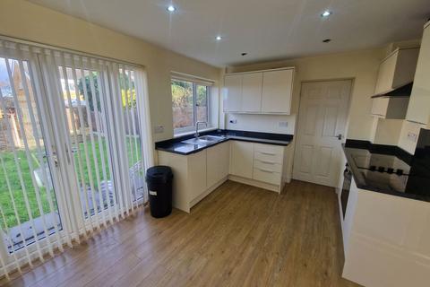 3 bedroom semi-detached house for sale, Apperley Way, Halesowen B63